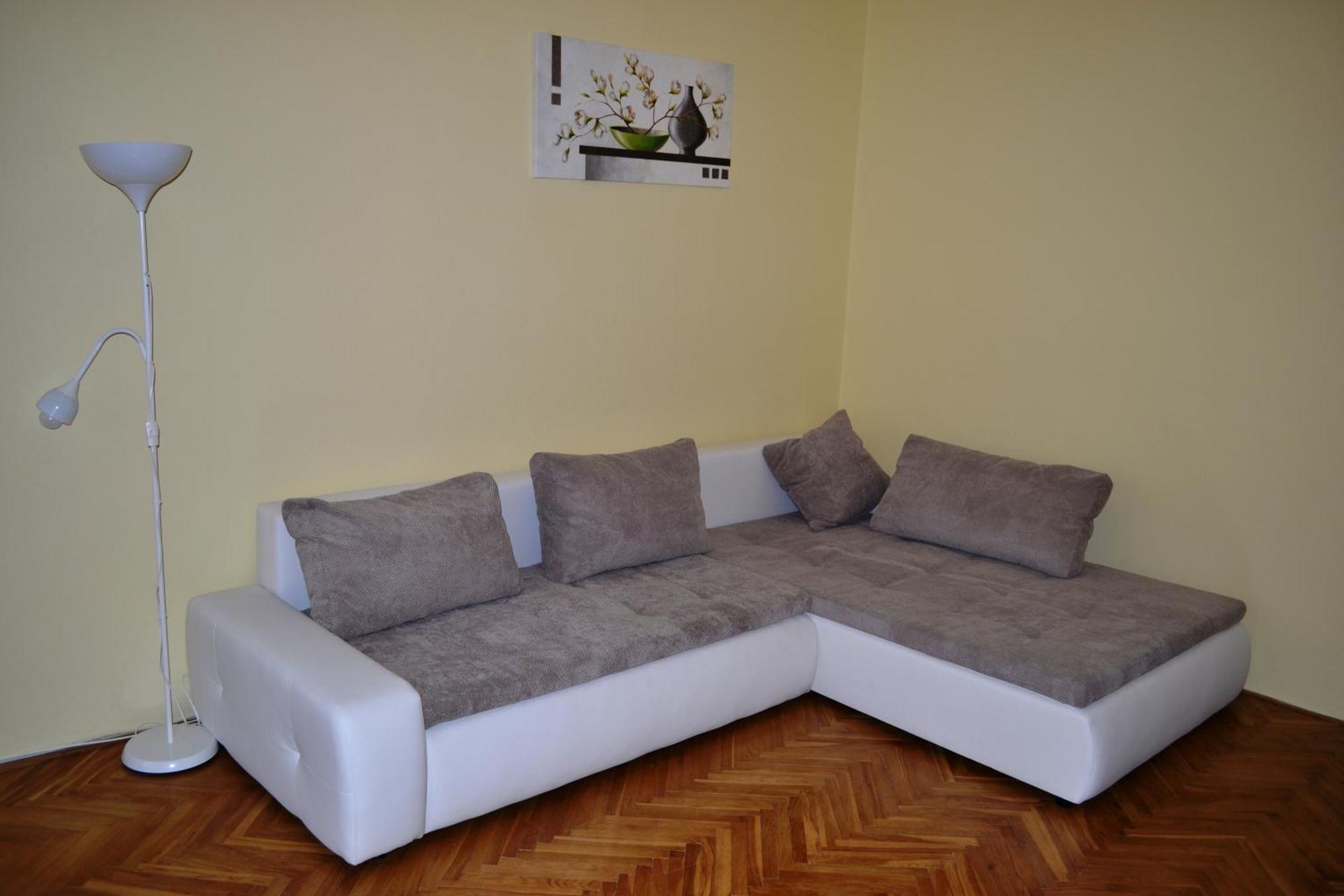 Sunflower 2Bdr Flat By Ruterra Praga Exterior foto